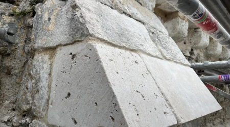 Tête de contrefort Trizay (28)